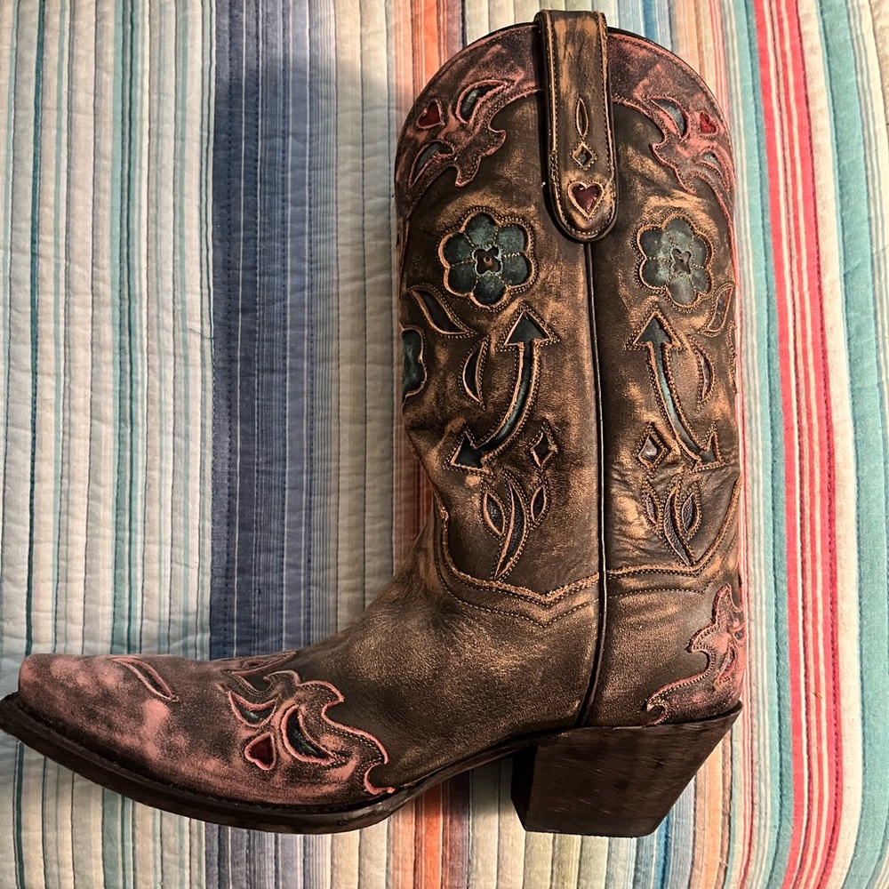 adorbale vinatge cowgirl boots size 8.5
